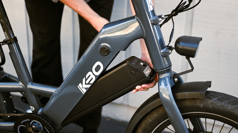 the battery releases from the bottom of the downtube for off-bike...