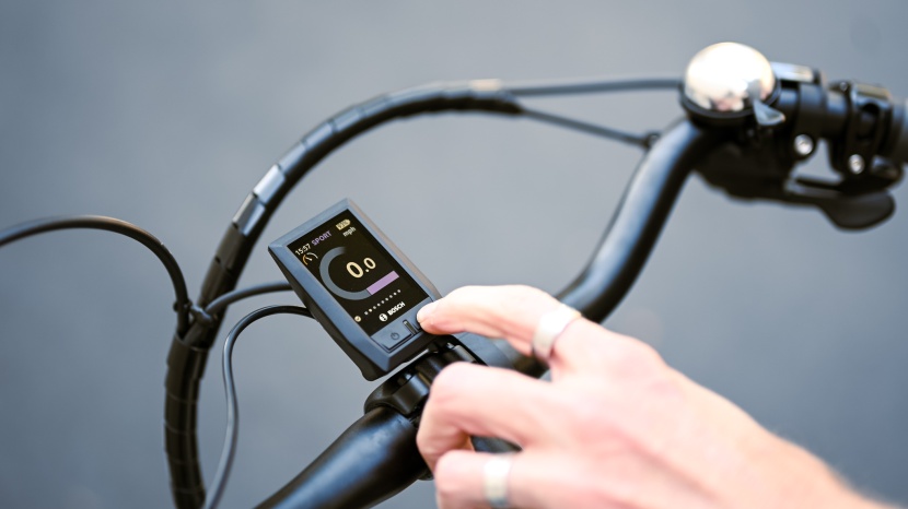 changing the pedal assist mode on the spicy curry screen.