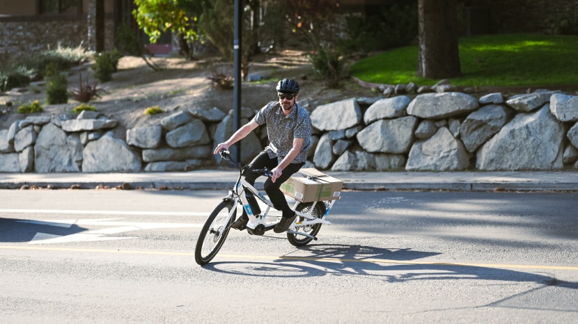 yuba spicy curry - the long length of this bike makes for wider turning radii.