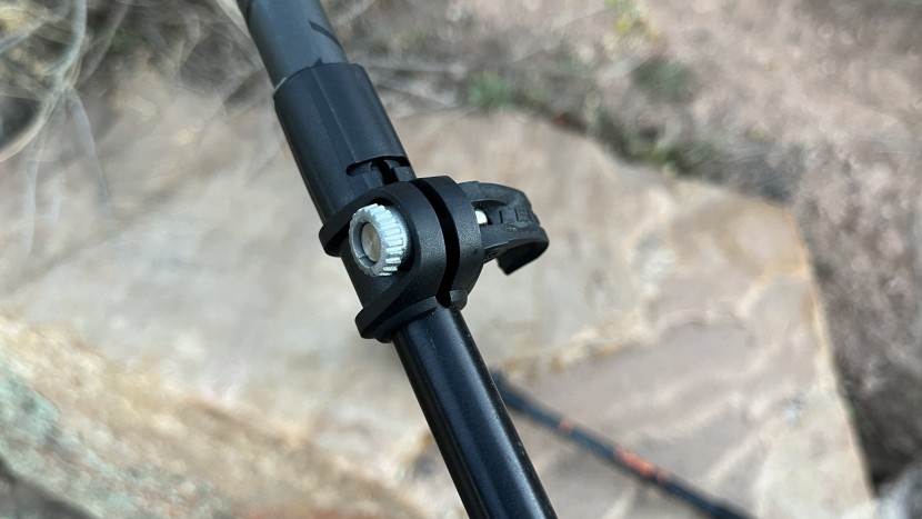 leki makalu lite - the plastic lever locks are adjustable by hand, simply by spinning...