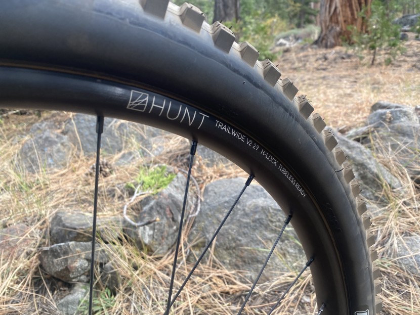 hunt trail wide mtb - laser-etched graphics give the wheels a clean, upscale appearance.