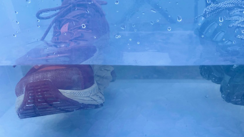 the anacapa has a large foam base and gore-tex lining: feet stay dry...