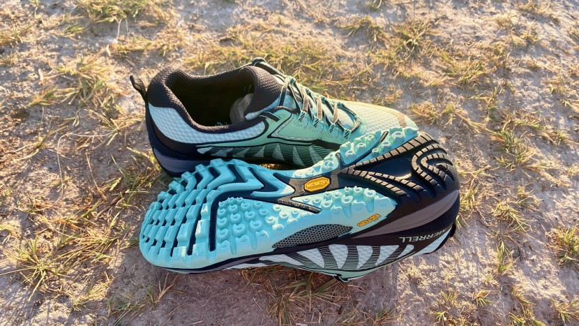 merrell siren edge 3 for women - a mixed tread pattern from and sticky tc5+ vibram sole means the...