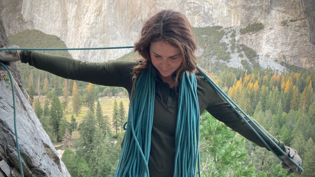 arc'teryx rho lightweight zip neck for women - the arc'teryx rho lt zip neck is a versatile synthetic layer whether...