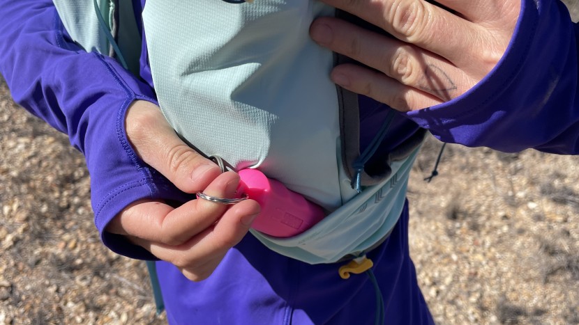 ultimate direction ultra vesta 6.0 for women - this underarm pocket with an elastic upper for closure is our go-to...