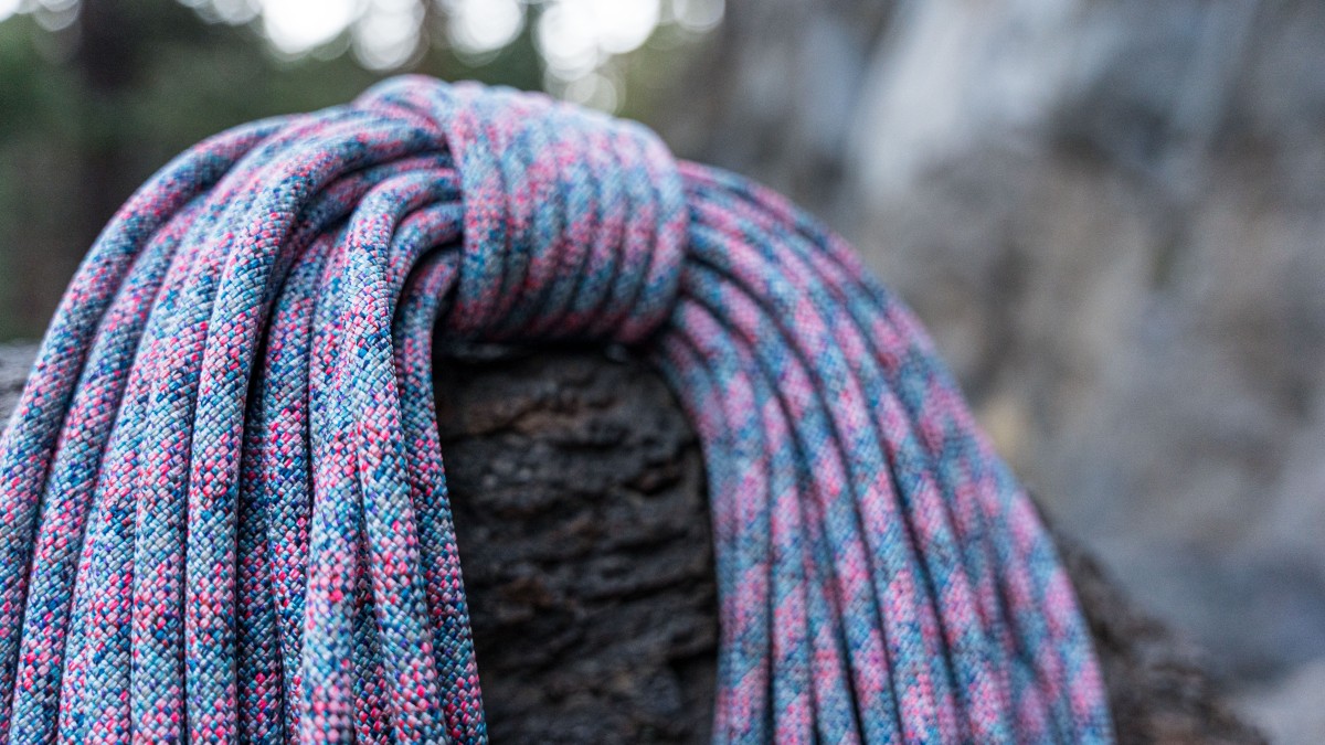 Mammut 9.5 Crag We Care Classic Review (The sheath on the Mammut Crag We Care Classic is composed of residual yarns left over from the production of other...)