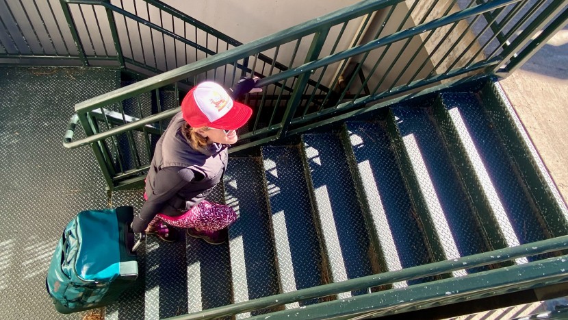 eagle creek cargo hauler xt wheeled 120l - stairs are hard when you have a bag this big full of all the gear...