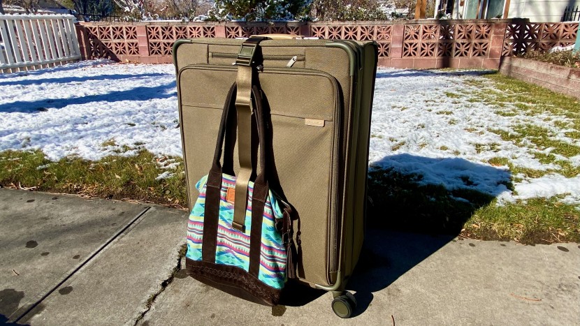 briggs &amp; riley baseline large expandable spinner - the smartlink strap makes a handy edition for day-of travel. just...