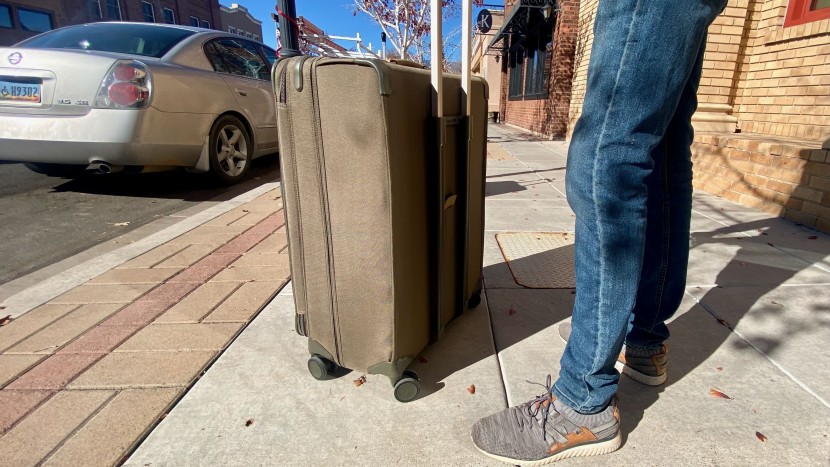 briggs &amp; riley baseline large expandable spinner - once compressed, the expansion "panel" disappears back inside the...