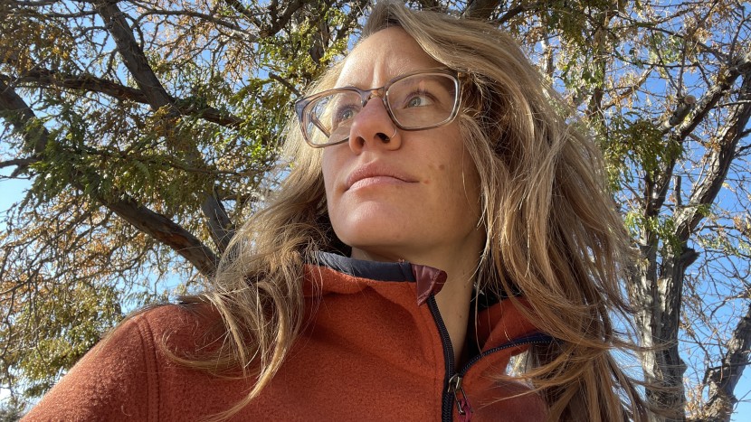 cotopaxi teca fleece hooded half-zip for women - the sides of the hood stick up awkwardly when partially zipped.