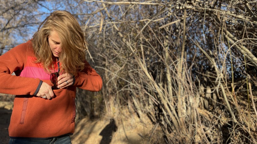 cotopaxi teca fleece hooded half-zip for women - the teca fleece has a relaxed fit and a secure zippered kangaroo...