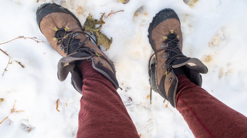 rei co-op midweight bottoms - the rei midweight bottoms are snug, but not athletically slim and...