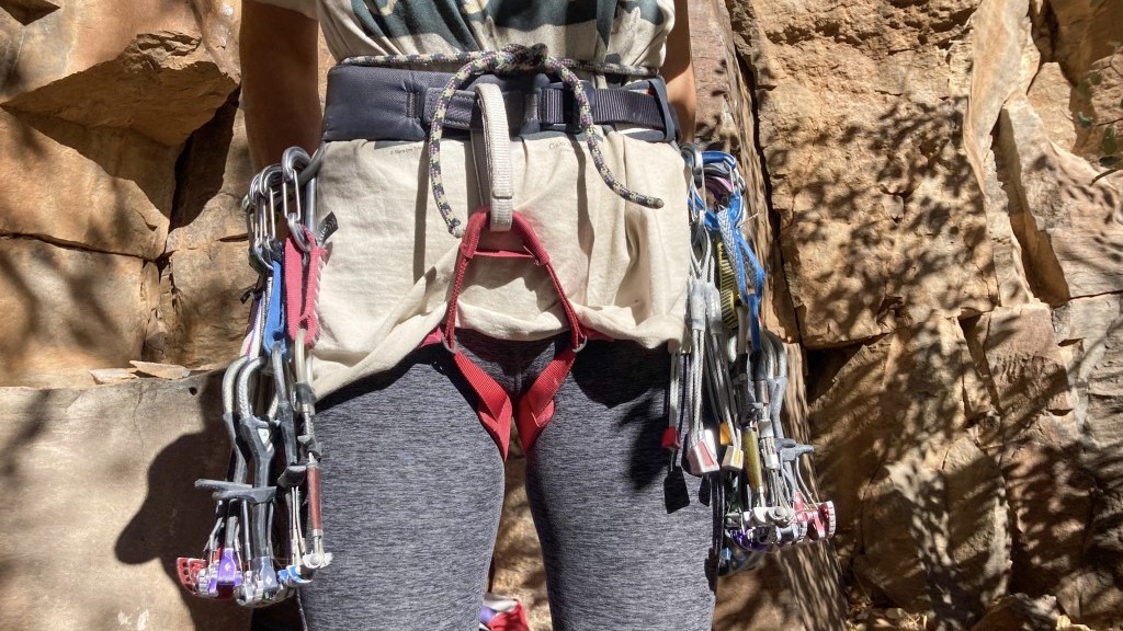 black diamond momentum for women - with adjustable leg loops and a cushioned waist, the bd momentum is...