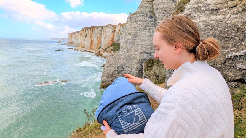 the hest quickly unzips and unfolds into pure comfort. perfect for...