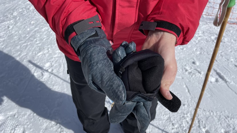 oyuki sencho gtx glove - a thin fleece lining adds a cozy and comfortable feel, but not much...
