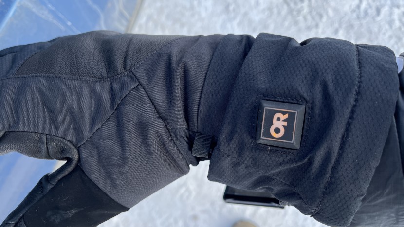 the medium heat setting lasts about 6 hours, and is our preferred...