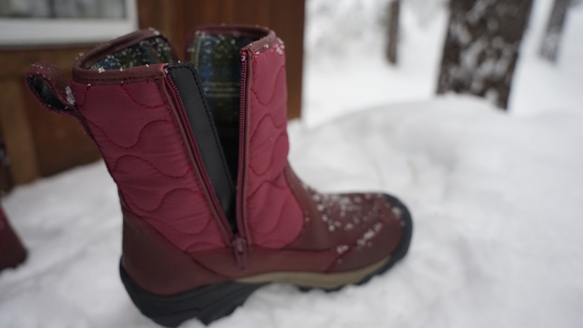 keen betty pull-on - the side zip made the entry and exit of the betty pull-on super easy.