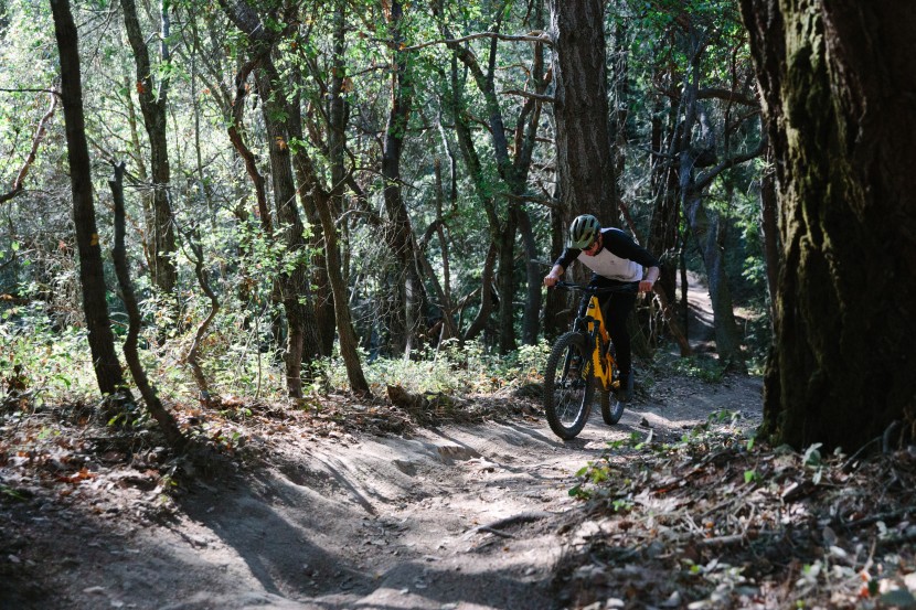 continental kryptotal front 2.4 - the kryptotal fr tracking up a steep climb.