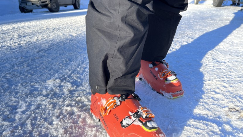 buttons help tighten the cuff circumference around the boot for...