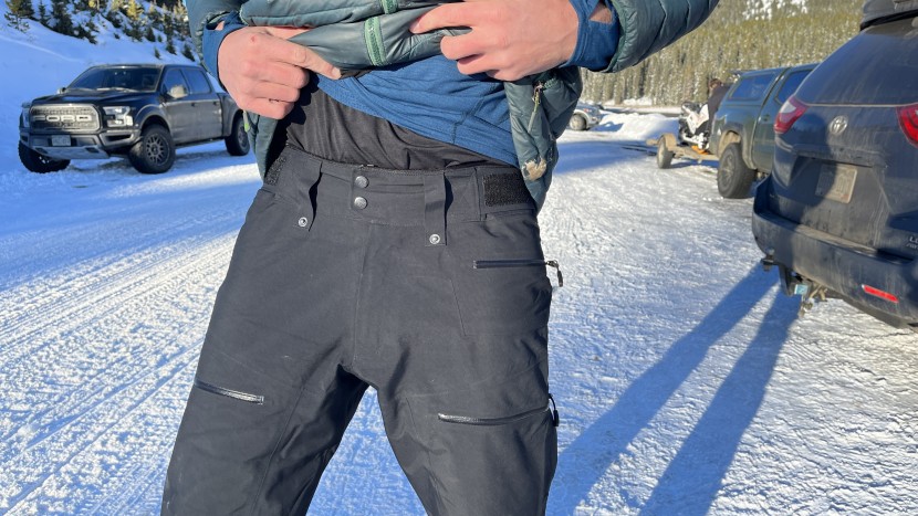 ski pants men - the norrona lofoten's two thigh pockets, one hip pocket, adjustable...