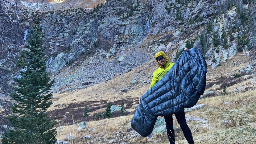 ultralight sleeping bag - the stormloft is wider than many other quilts, allowing for tons of...