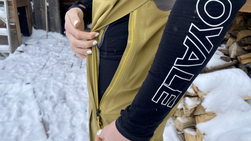 wide, open leg vents help to counteract the less breathable lining...