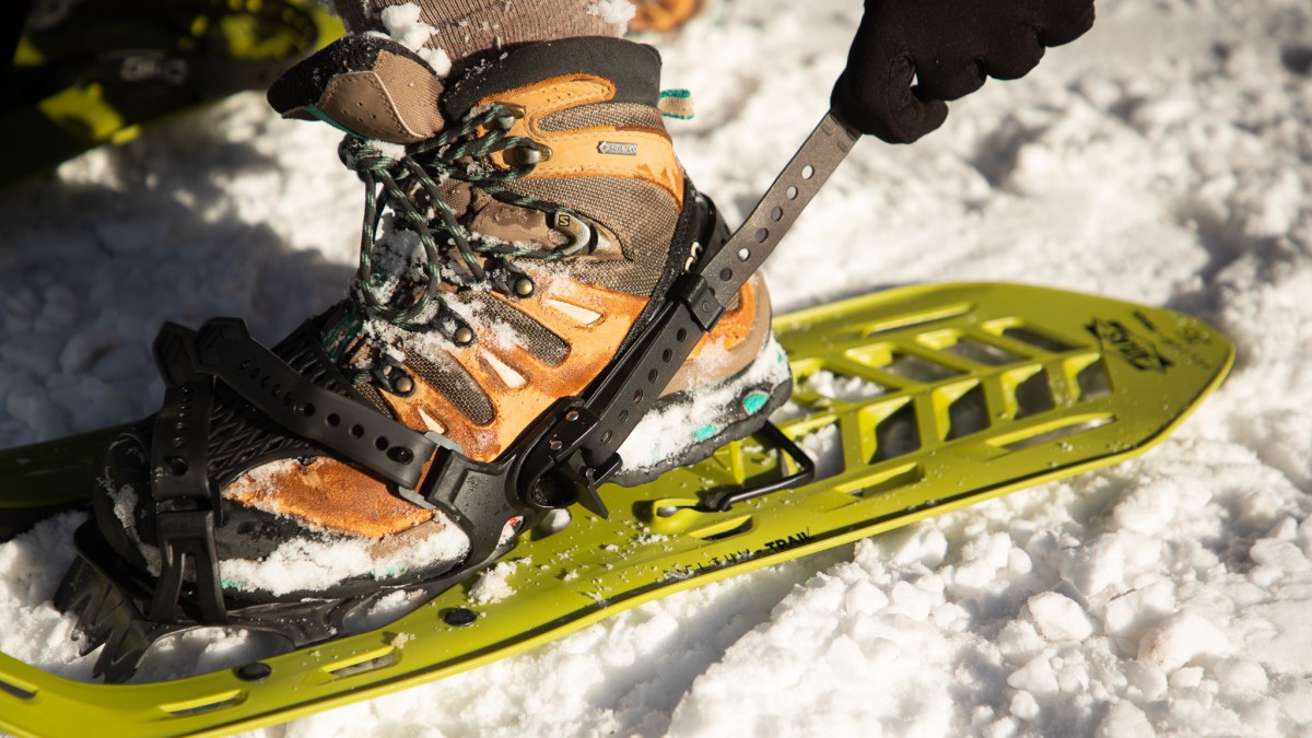 Atlas Helium Trail - Women's Review (We have lots of snowshoes in our test suite, so it's important to take into account what kind of hiking you plan to do...)
