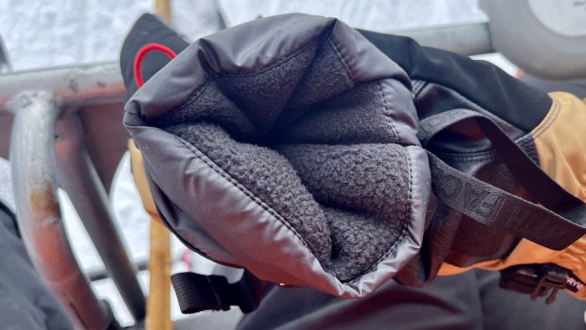 the north face montana ski mitts - synthetic insulation and a cozy fleece interior make the montana...