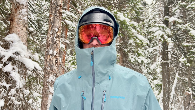 patagonia triolet - the full-coverage hood offers great weather resistance in the triolet.