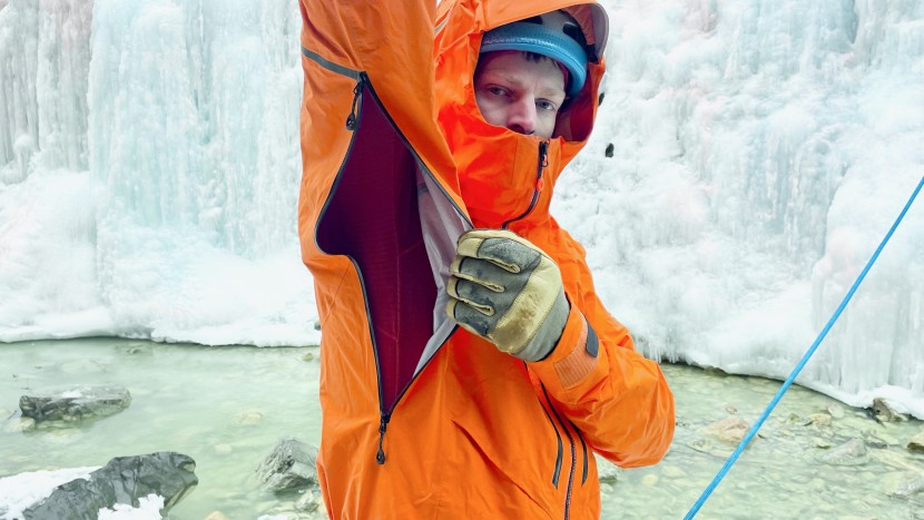 mammut nordwand advanced - 18-inch-long armpit vents allow plenty of air movement on the...