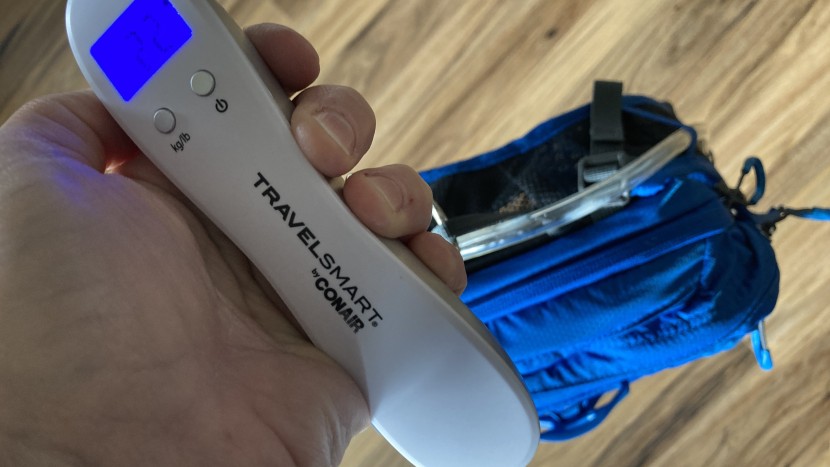 osprey syncro 12 - the pack weighs in at 35.2 ounces of 2.2 lbs on our scale.