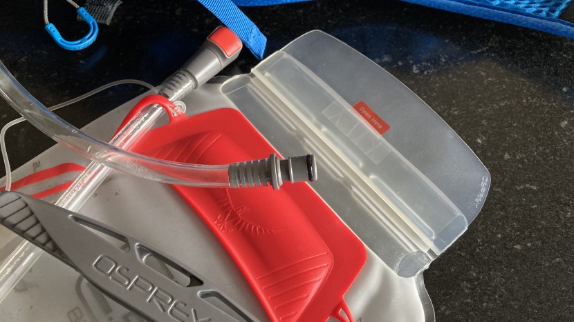 osprey syncro 12 - a quick disconnect hose and wide mouth opening make cleaning with a...