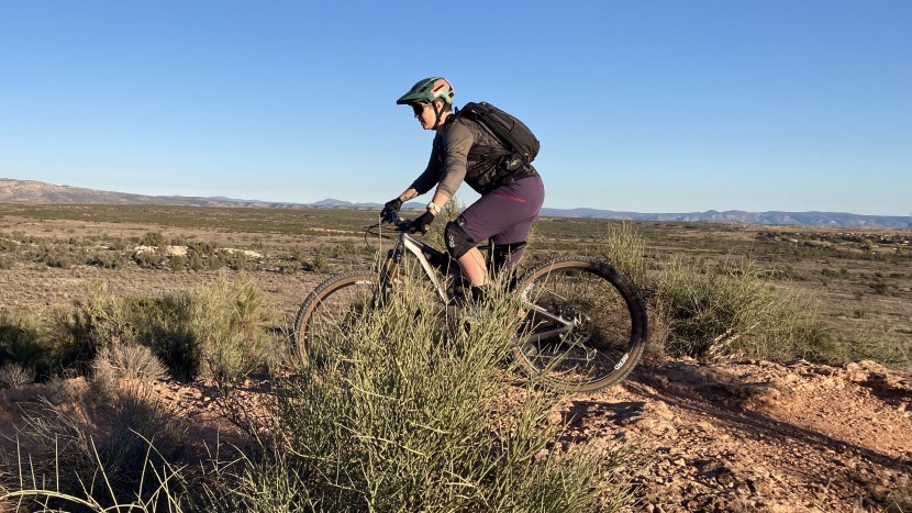 deuter compact exp 14 - the exp 14 sits comfortably against our back with minimal movement...