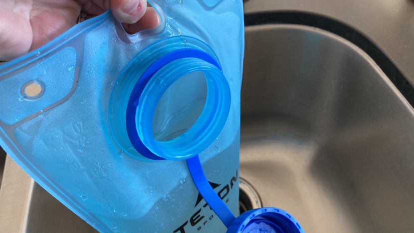 there is no good place to hold the bladder while filling it.