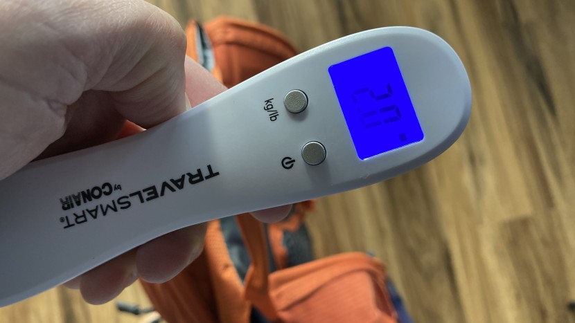 teton sports oasis - this pack comes in at an even 32 ounces, or 2 pounds, on our scale.