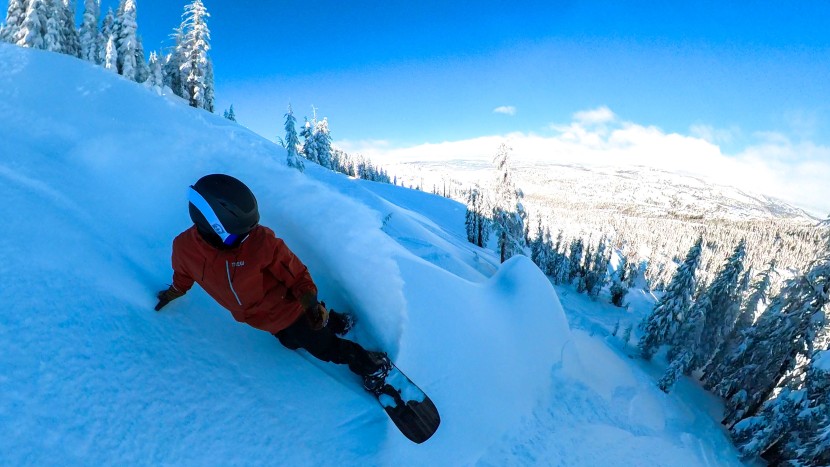 glade adapt 2 - the lens performed well in all types of light, from peak sunshine to...