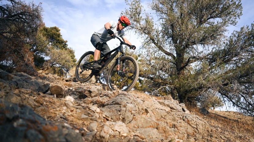 hunt trail wide mtb - finding contact between the rim and trail didn't damage our test...