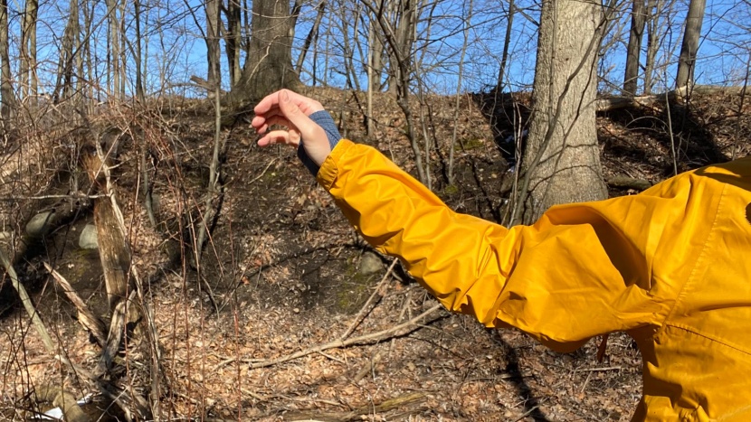 flylow pierogi hoody - thumbholes make it easy to slide on a shell over the top of this...