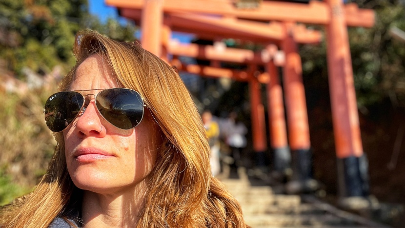 sunglasses womens - the ray-ban aviator lenses felt darker to wear than their vlt rating...