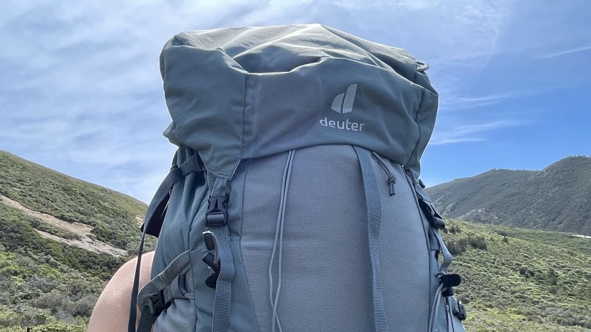 deuter aircontact core 60+10 sl for women - for such a tall pack, it is disappointing to have only one size...