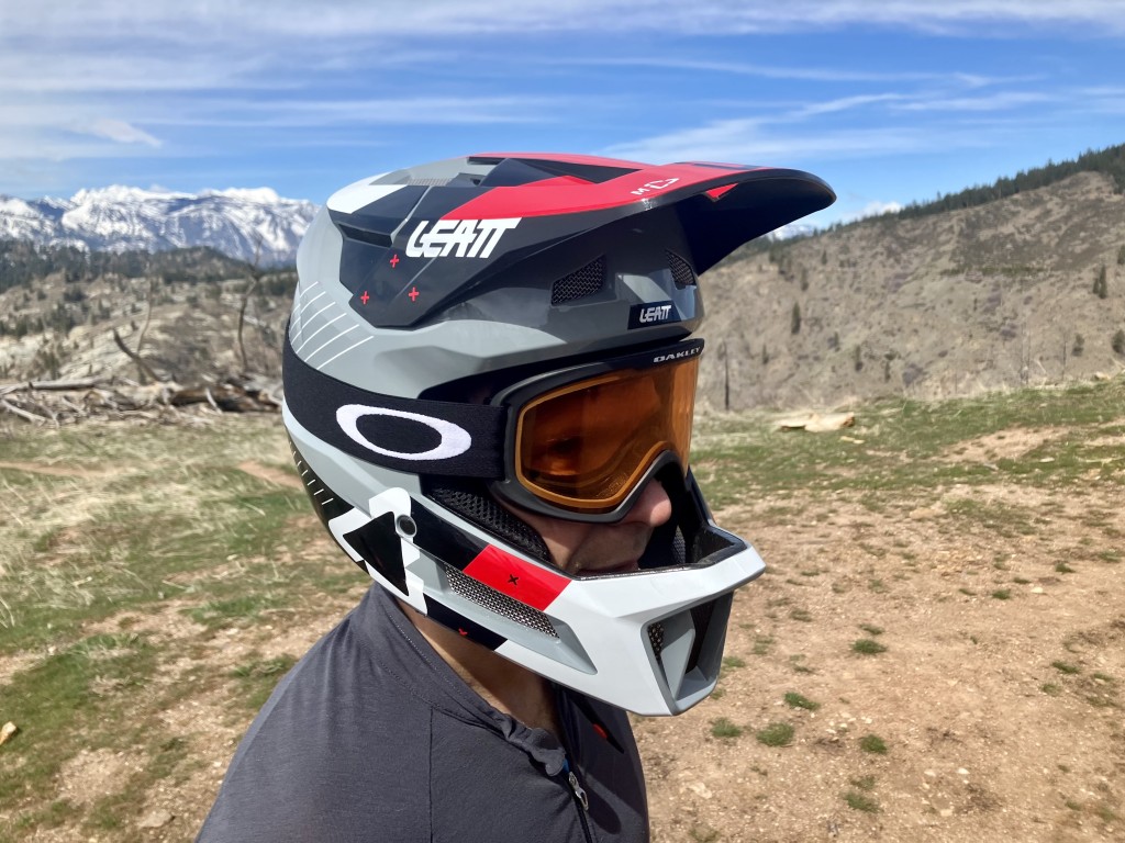 leatt gravity 2.0 - the gravity 2.0 is a protective helmet with high levels of comfort...
