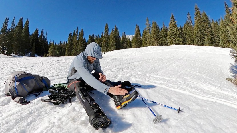 black diamond alpenglow pro hoody - the alpenglow pro's extra long sleeves and extra-large hood helps to...