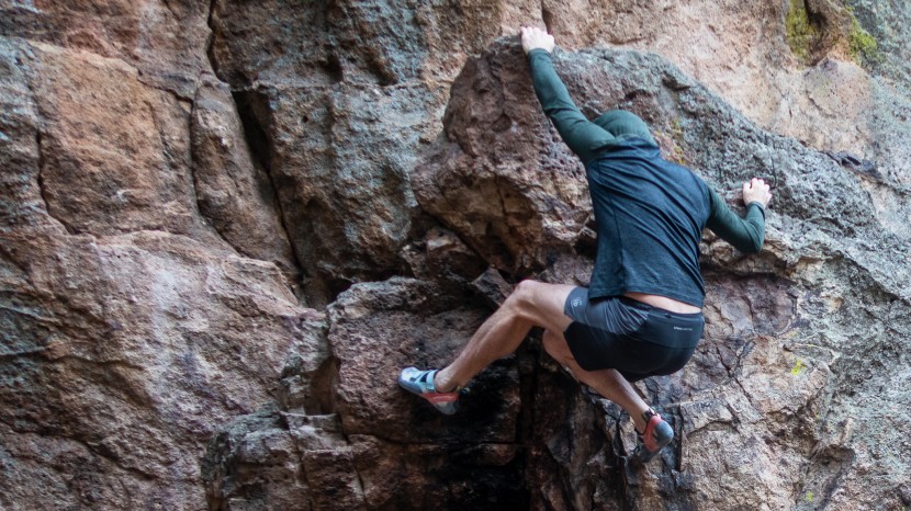 black diamond solution 150 merino half zip hoody - the solution 150 merino half zip hoody makes a great base layer to...