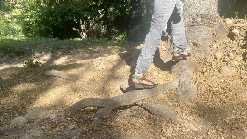 sandals mens - assessing the traction of these sandals across terrain we...