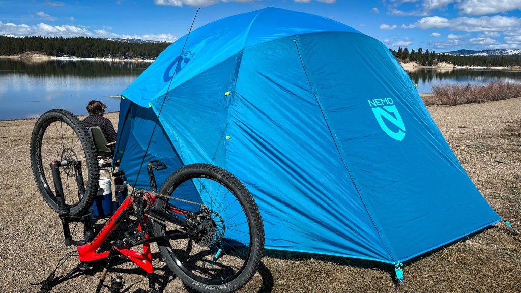 nemo aurora highrise 6 - the classic dome style shape is paired with some modern finishes.