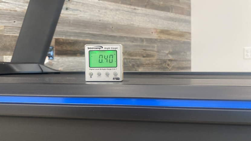 0.4 and 7.4 degrees convert to 0.7 and 14.7 percent grade...