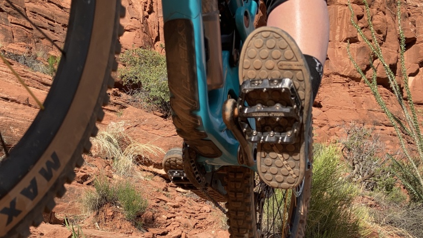 the stealth s1 rubber grips pedals very well, even after a few...