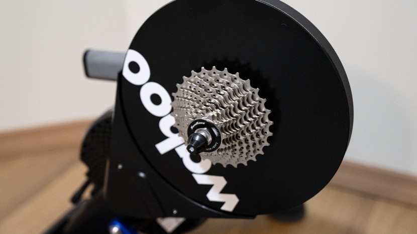 wahoo fitness kickr - the wahoo kickr is a top-performing direct-drive trainer that is...