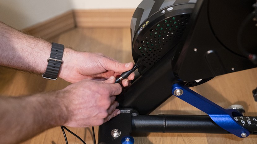 wahoo fitness kickr - you don't really have to collapse the legs to move the kickr...