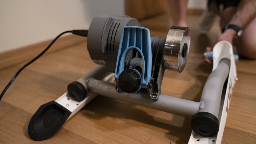 tacx flow smart trainer - this knob can be annoying when you're dialing in calibration.